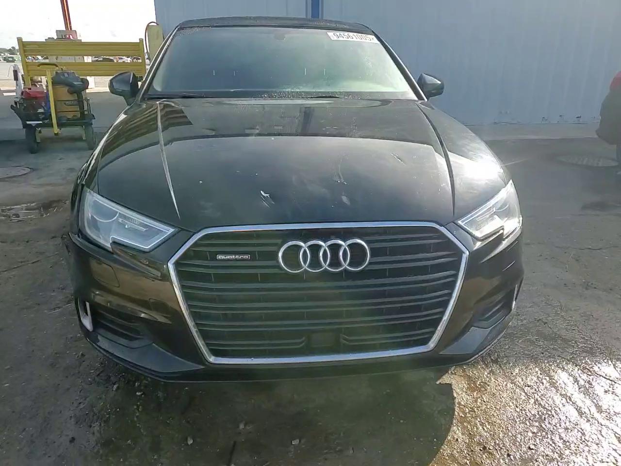 Фото: WAUB8GFF6J1043143