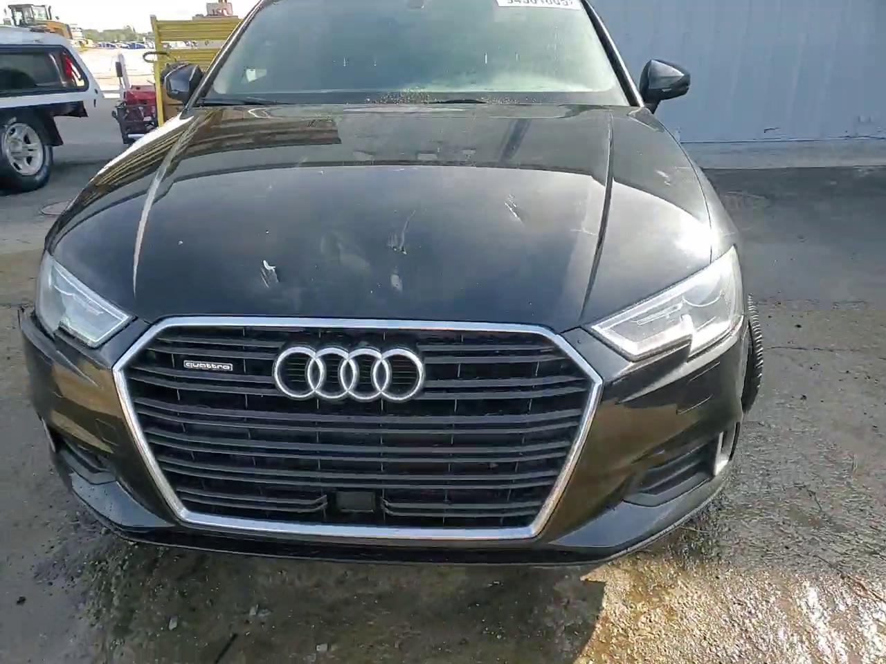 Фото: WAUB8GFF6J1043143