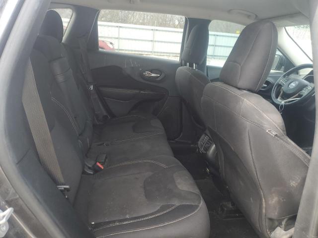 1C4PJMCB4FW697386 Jeep Cherokee Latitude