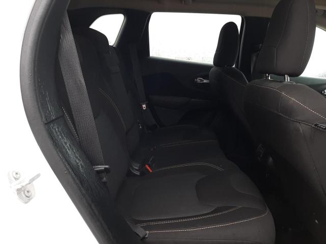 1C4PJLCS7GW372937 Jeep Cherokee Latitude