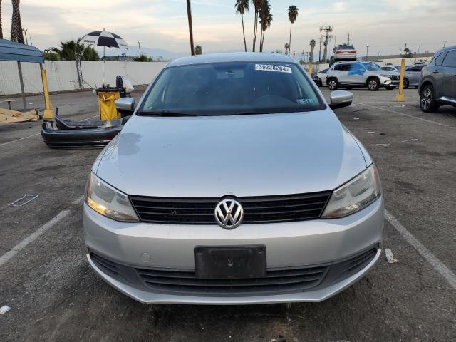 3VWD17AJ9EM224111 Volkswagen JETTA SE