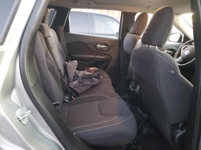 1C4PJLCB0GW149137 Jeep Cherokee Latitude