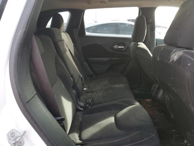 1C4PJMCB4GW308084 Jeep Cherokee Latitude