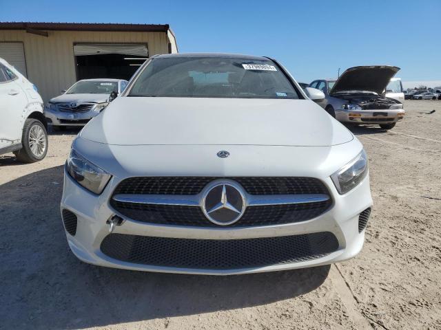 WDD3G4EB8LW037542 Mercedes-Benz A 220