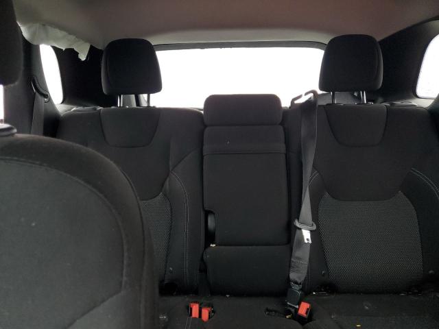 1C4PJLCB8KD266209 Jeep Cherokee Latitude