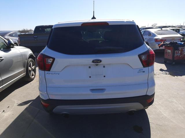 1FMCU9GDXKUA01663 Ford ESCAPE SE