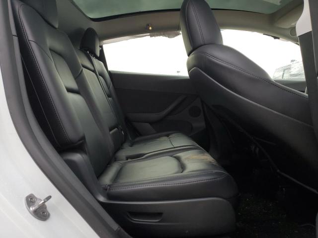7SAYGAEE1NF377926 Tesla Model Y