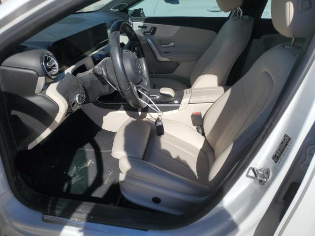 WDD3G4EB8LW037542 Mercedes-Benz A 220