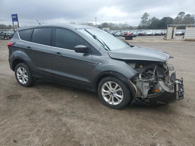 1FMCU0GD2KUB57823 Ford ESCAPE SE
