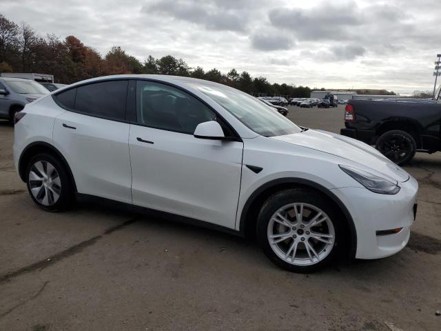 7SAYGAEE1NF377926 Tesla Model Y