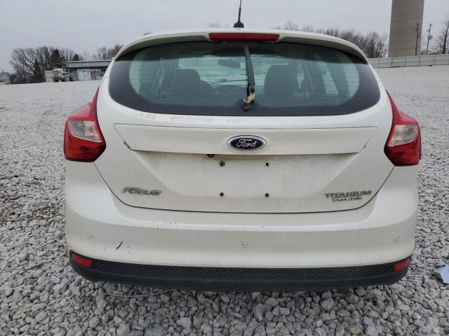 1FADP3N2XEL231055 Ford Focus Titanium