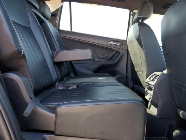 3VVCB7AXXNM110989 Volkswagen Tiguan Se R-line Black