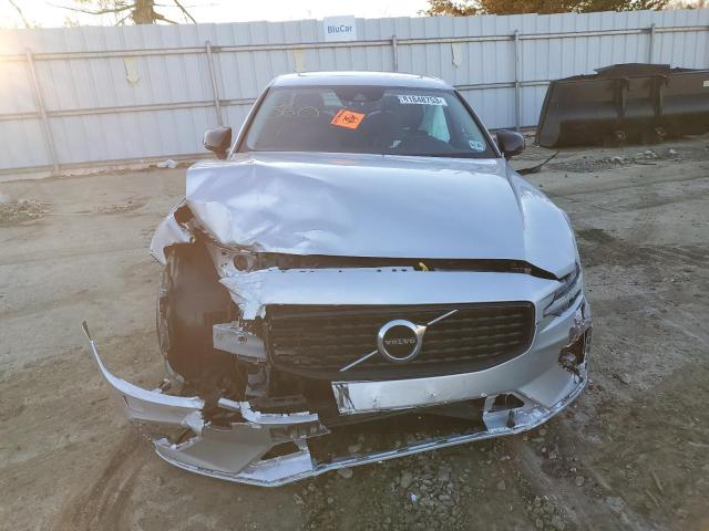 7JRL12FZ6NG161626 Volvo S60 B5 Momentum