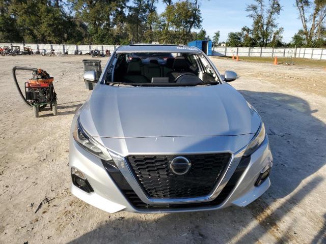 1N4BL4DV9KC137054 Nissan ALTIMA SV