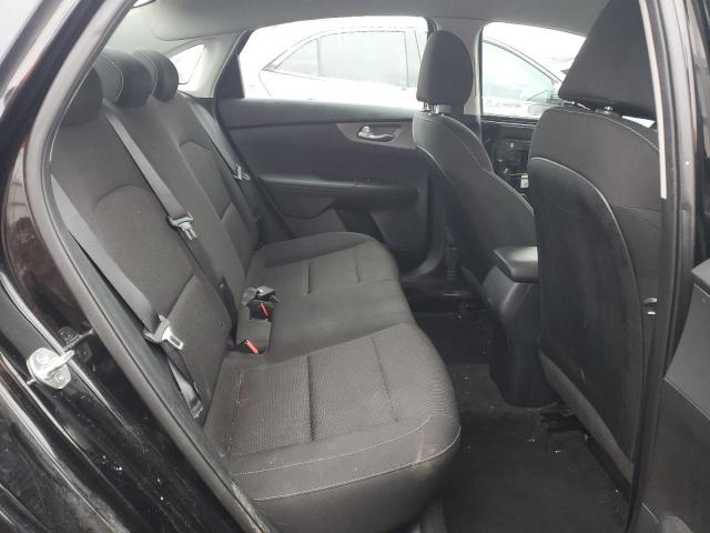 3KPF24AD8ME405288 KIA FORTE FE