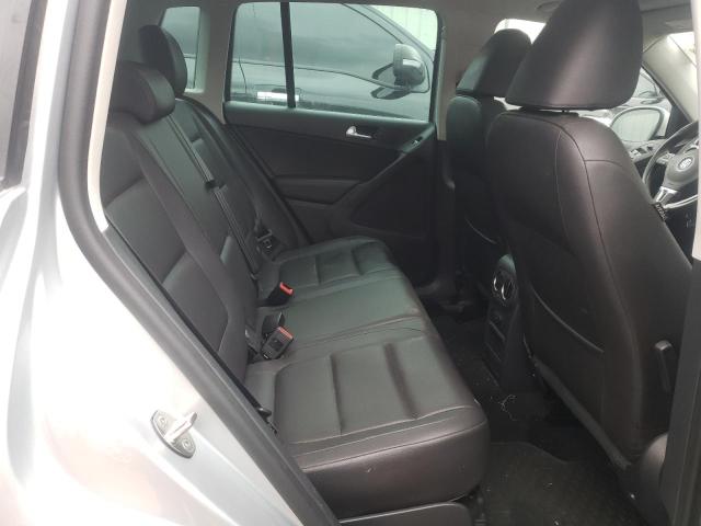 WVGRV7AX2HK017892 Volkswagen Tiguan Wolfsburg