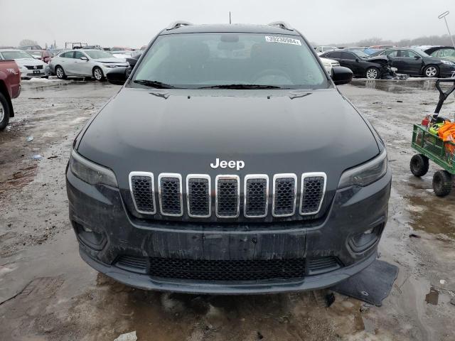 1C4PJLCB8KD266209 Jeep Cherokee Latitude