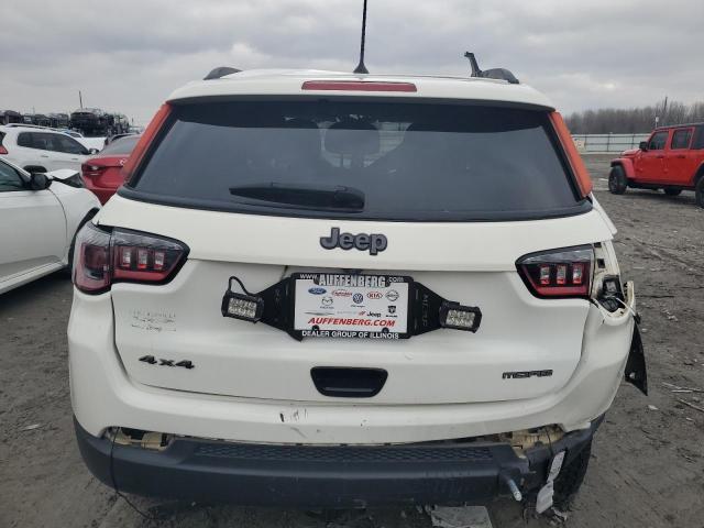 3C4NJDAB4JT190979 Jeep Compass Sport