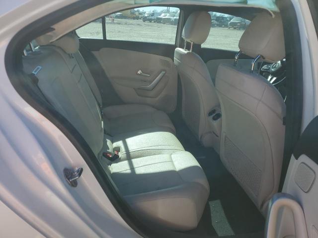 WDD3G4EB8LW037542 Mercedes-Benz A 220