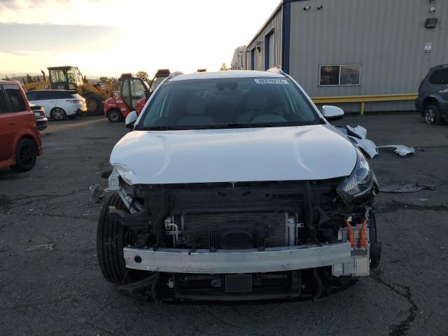 KNDCM3LD8J5163937 KIA NIRO LX