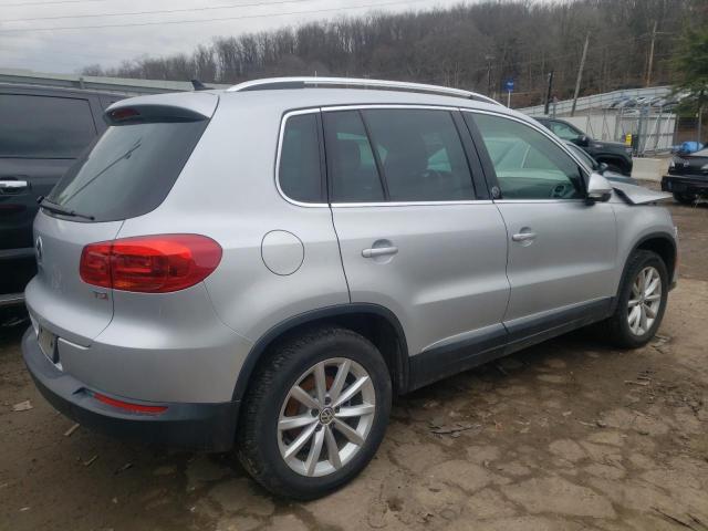 WVGRV7AX2HK017892 Volkswagen Tiguan Wolfsburg