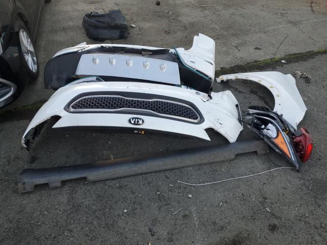 KNDCM3LD8J5163937 KIA NIRO LX