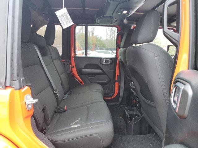 1C4HJXEG7JW246976 Jeep Wrangler Unlimited Sahara