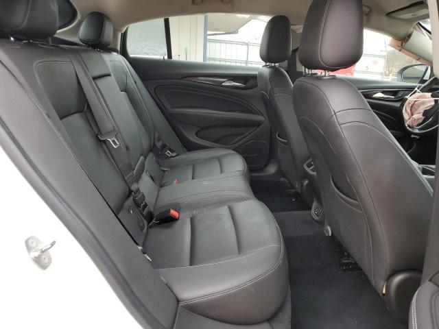 W04GP6SX5J1109471 Buick Regal Essence