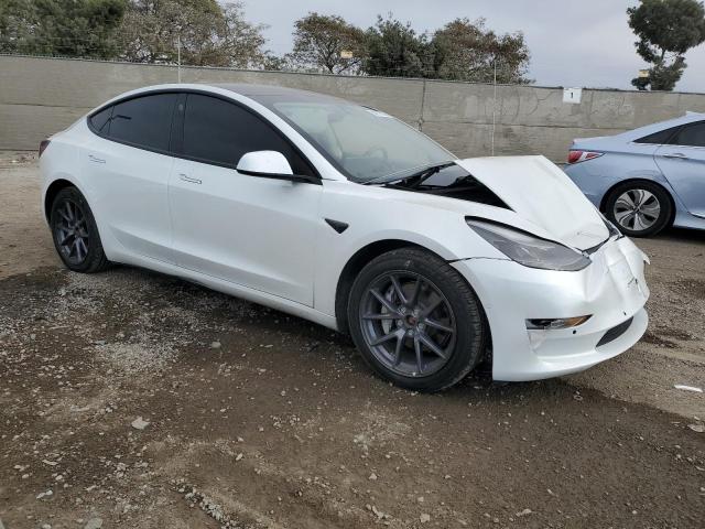 5YJ3E1EB2NF180959 Tesla 2022