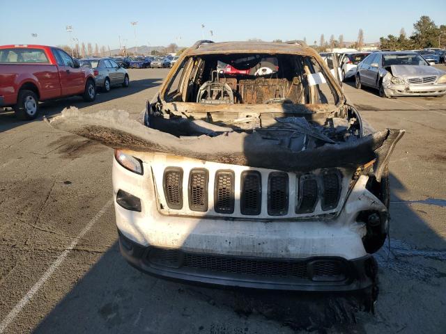 1C4PJMAB8GW117299 Jeep CHEROKEE S