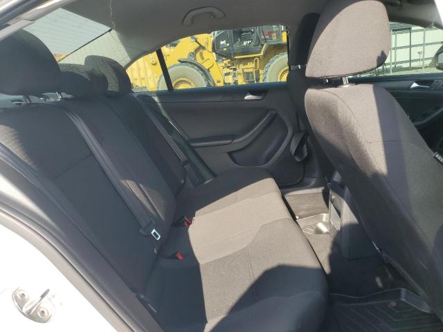 3VW2K7AJ9FM276649 Volkswagen 2015