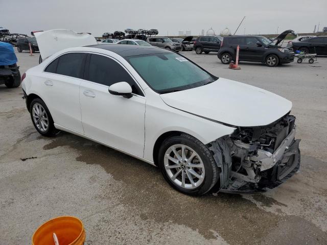 WDD3G4EB9KW034325 Mercedes-Benz A 220