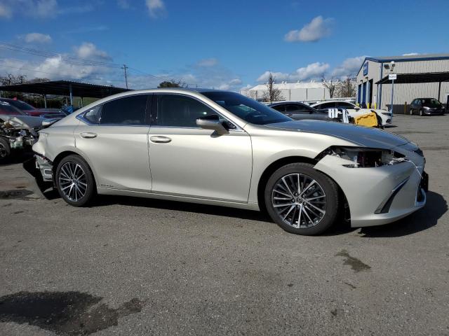 58ADA1C18NU019943 Lexus Es 300h Base