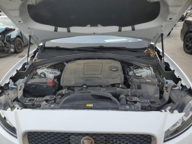 SADCJ2FX7LA622592 Jaguar F-pace Premium