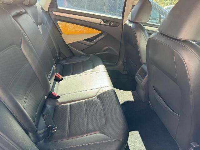 1VWAT7A33EC060788 Volkswagen PASSAT S