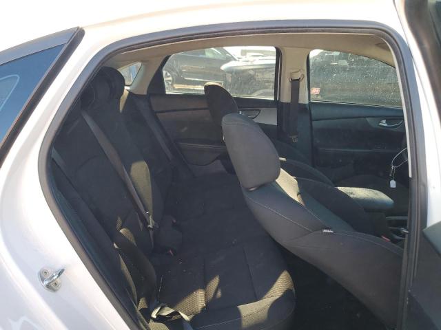 3KPF24ADXKE132562 KIA FORTE FE