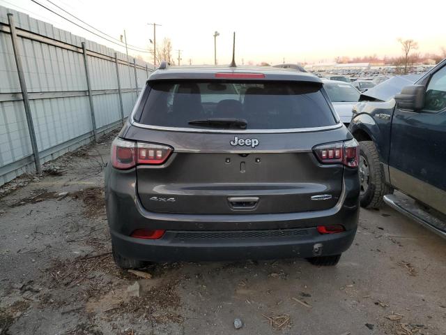 3C4NJDBB4JT393093 Jeep Compass Latitude