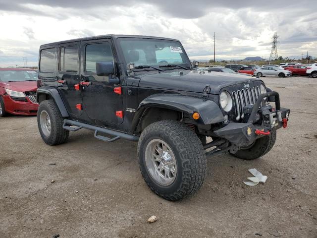 1C4BJWEG9JL900040 Jeep Wrangler Unlimited Sahara