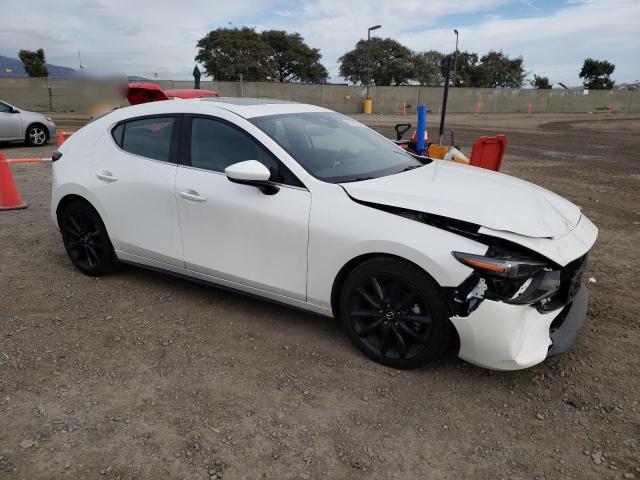 JM1BPBNM6K1142118 Mazda 3 Premium