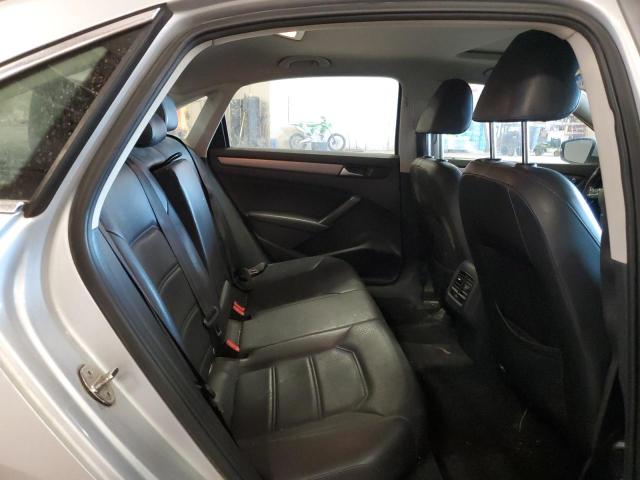 1VWBV7A38FC084620 Volkswagen PASSAT SE