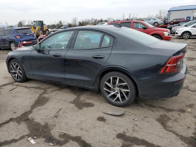 7JR102FK9KG011910 Volvo S60 T5 Momentum