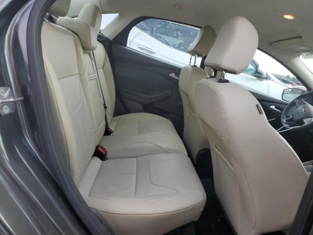1FADP3J21FL212806 Ford Focus Titanium