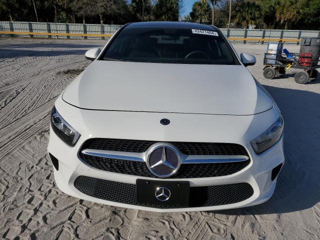 WDD3G4FB5KW021036 Mercedes-Benz A 220 4matic