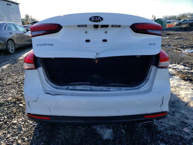 3KPFL4A80JE240509 KIA FORTE EX