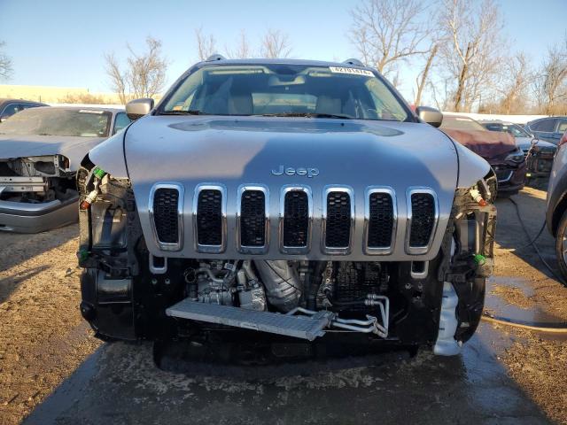 1C4PJLCB5JD615731 Jeep Cherokee Latitude