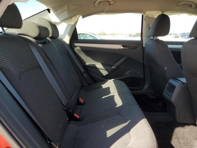 1VWAA7A36JC037957 Volkswagen PASSAT S