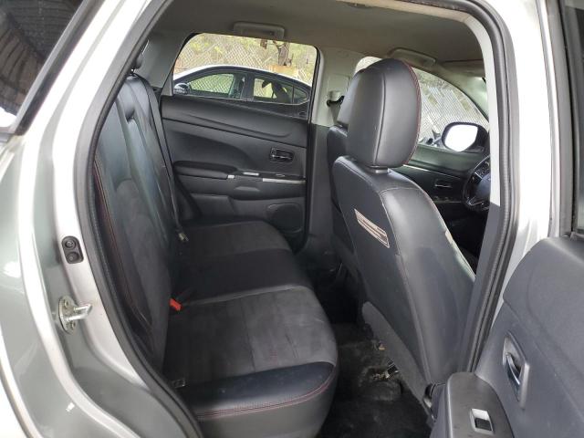 JA4AP3AW4JU000639 Mitsubishi Outlander Sport Es
