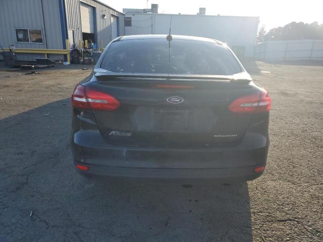 1FADP3J21FL294701 Ford Focus Titanium