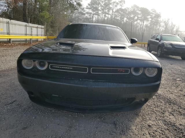 2C3CDZAT3FH855508 Dodge Challenger Sxt