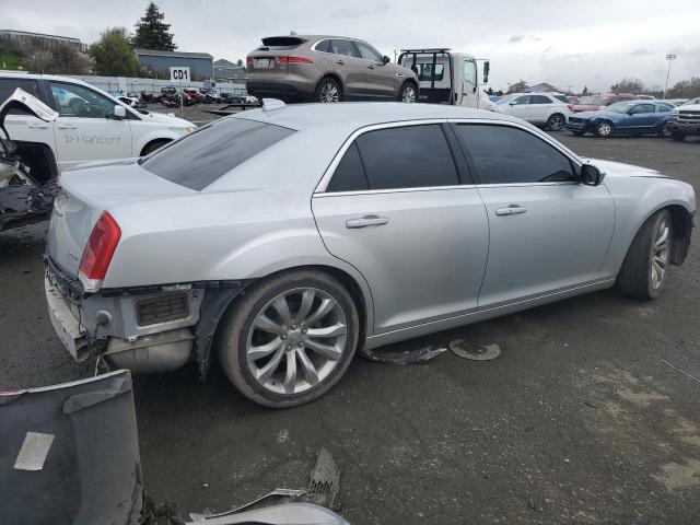 2C3CCAAG6KH740810 Chrysler 300 Touring